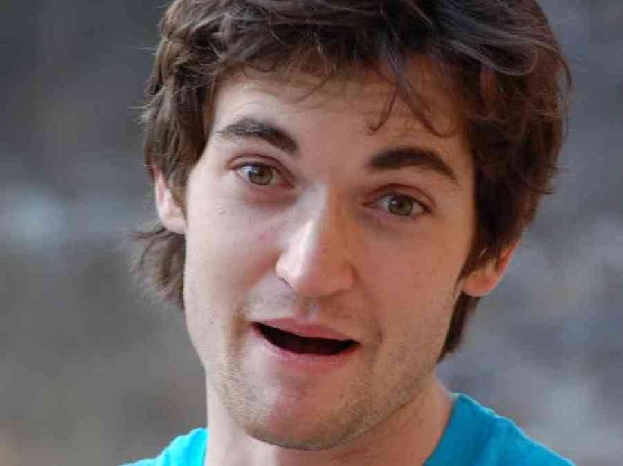 ross-ulbricht-google-f9423f6d10ca93b19d4fa544a0b5e29a4a940e5f-s6-c301_170260