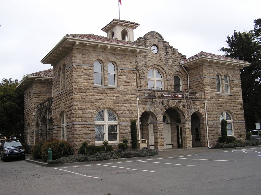 sonomacityhall_155834