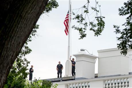 white house flag lowered tenn shootings_199801