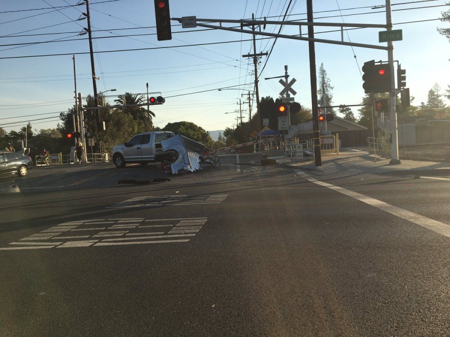 caltrain-vs-veh-credit-dave-schreiber_422782