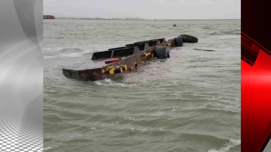 sunken barge_534089