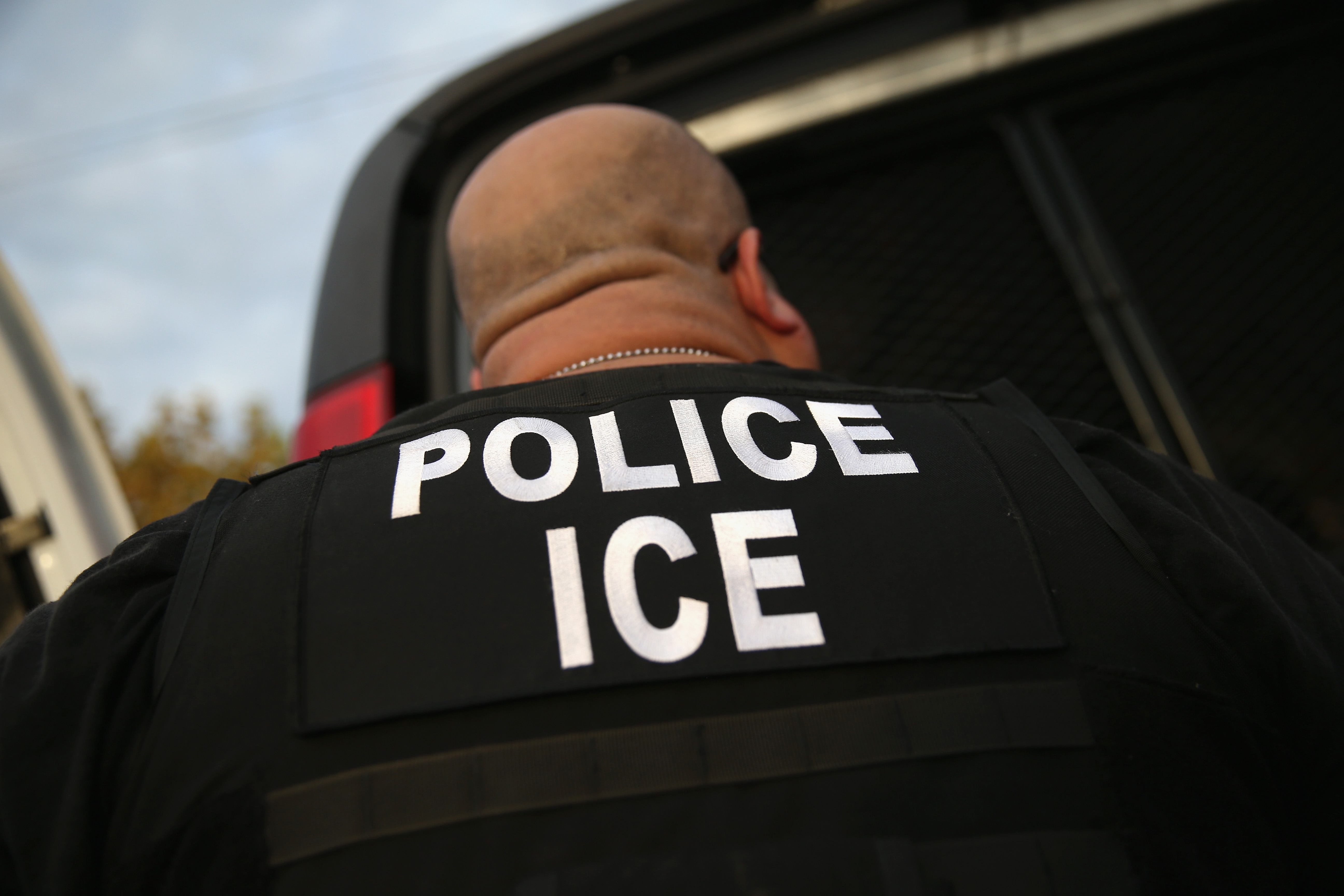 ICE Agents Detain Suspected Undocumented Immigrants In Raids_729642