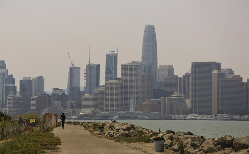 san francisco skyline smoke_1533836057869.jpeg.jpg