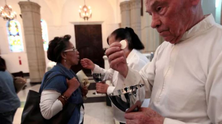 holy communion communion bread