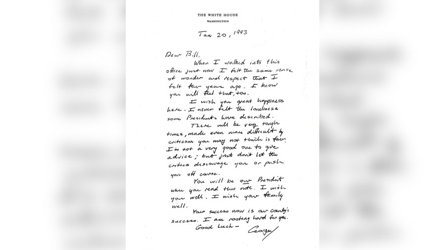 Note from Bush to Clinton_1543694999736.jpg.jpg