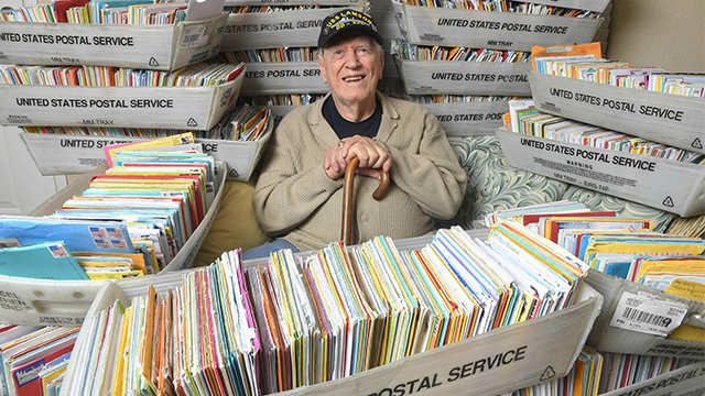 veteran gets tons of birthday cards